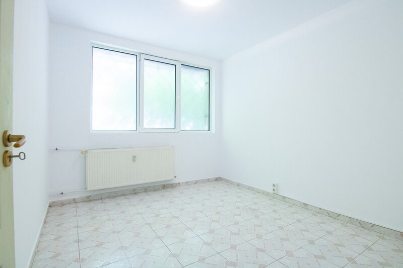 Drumul Taberei Bucla, Spatiu de birouri, doar firme, 4 camere, mutare imediata!