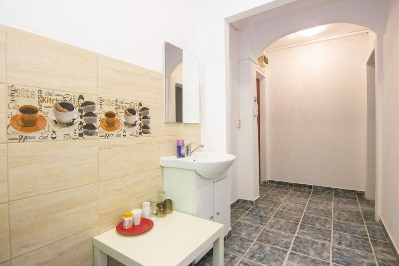 Drumul Taberei Bucla, Spatiu de birouri, doar firme, 4 camere, mutare imediata!