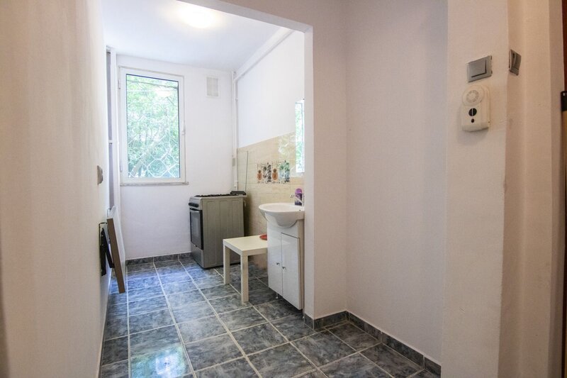 Drumul Taberei Bucla, Spatiu de birouri, doar firme, 4 camere, mutare imediata!